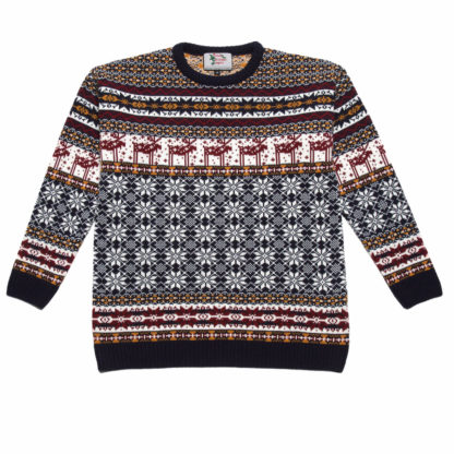 Vacker tröja för barn som kan användas hela vintern med motiv inspirerat av klassiska nordiska stickmönster.