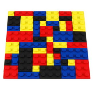 glasunderlägg i form av lego klossar